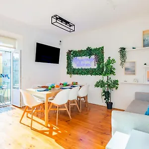 Guest 1 Boutique House Hostel